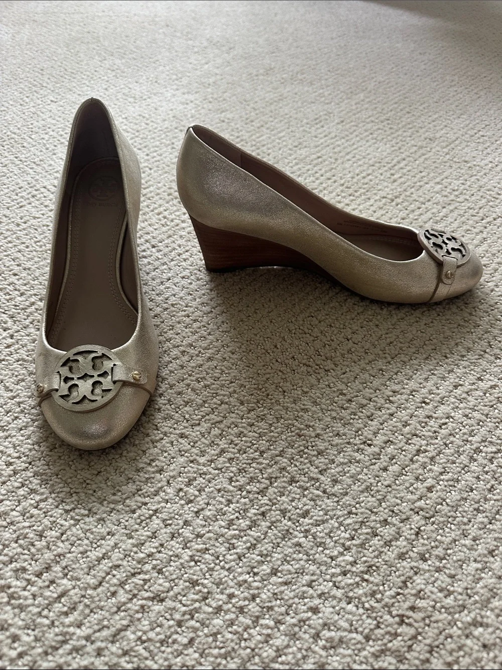 Tory Burch Leather Champagne Gold Metallic Wedge Heels with Tory Logo Size 8